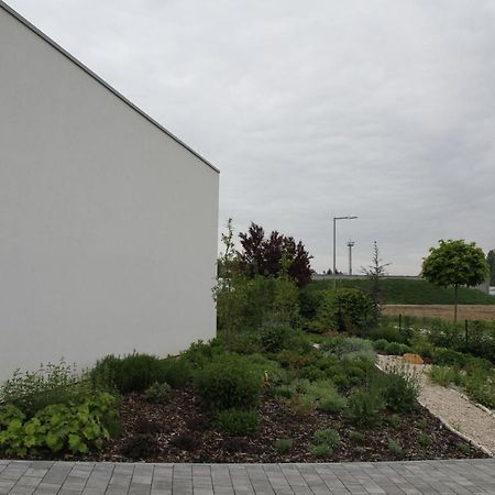 Apartmany Hluboka Nad Vltavou S Vyhledem Na Zamek Exterior foto