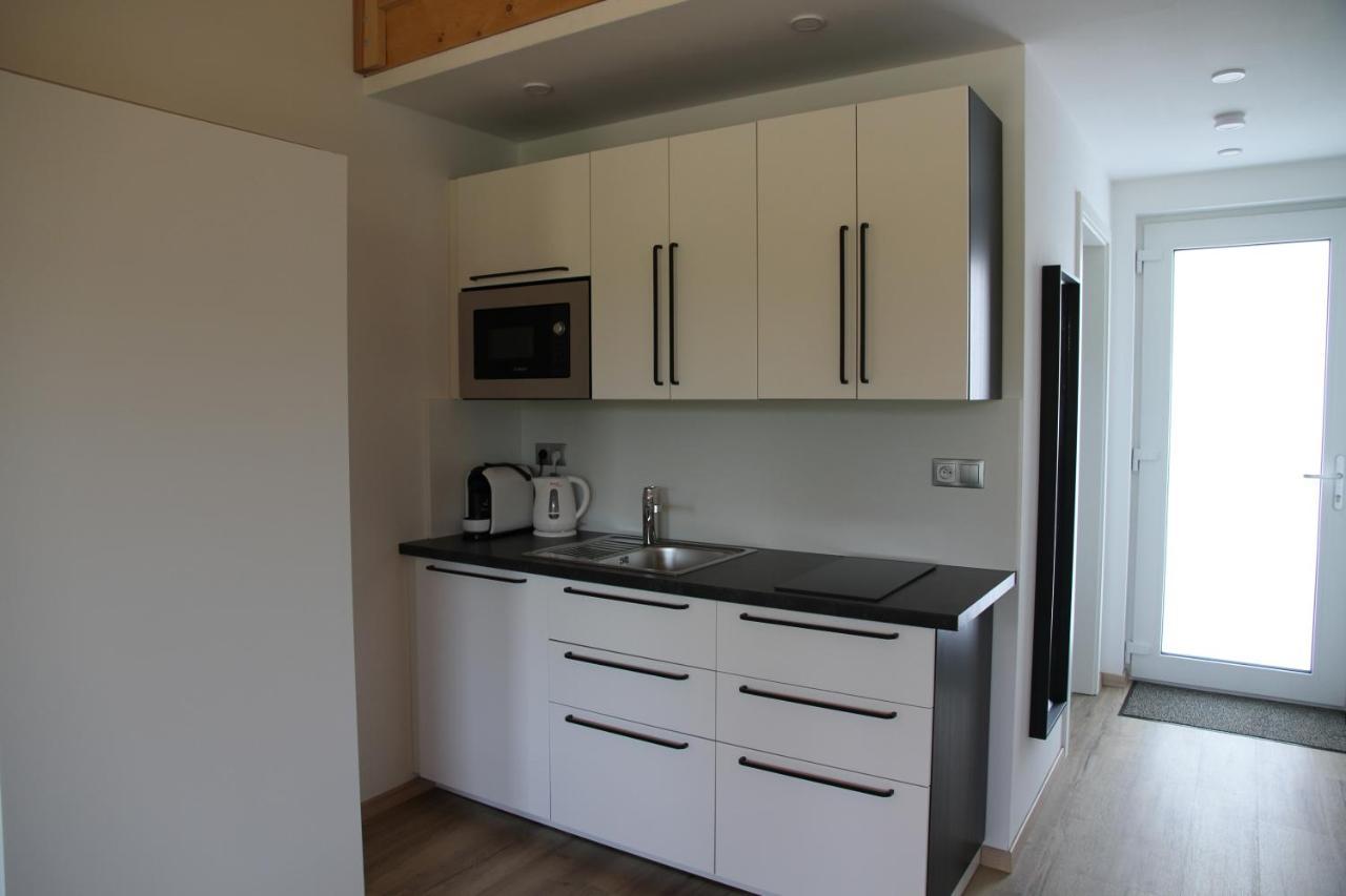 Apartmany Hluboka Nad Vltavou S Vyhledem Na Zamek Exterior foto